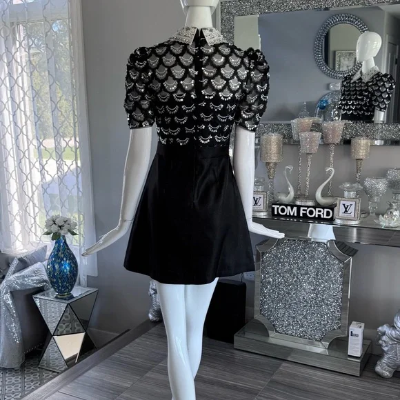 New 🖤 Chic Black and White Mini Dress with Lace Collar - Picture 10 of 17